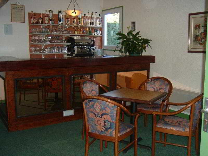 Contact Hotel 2*