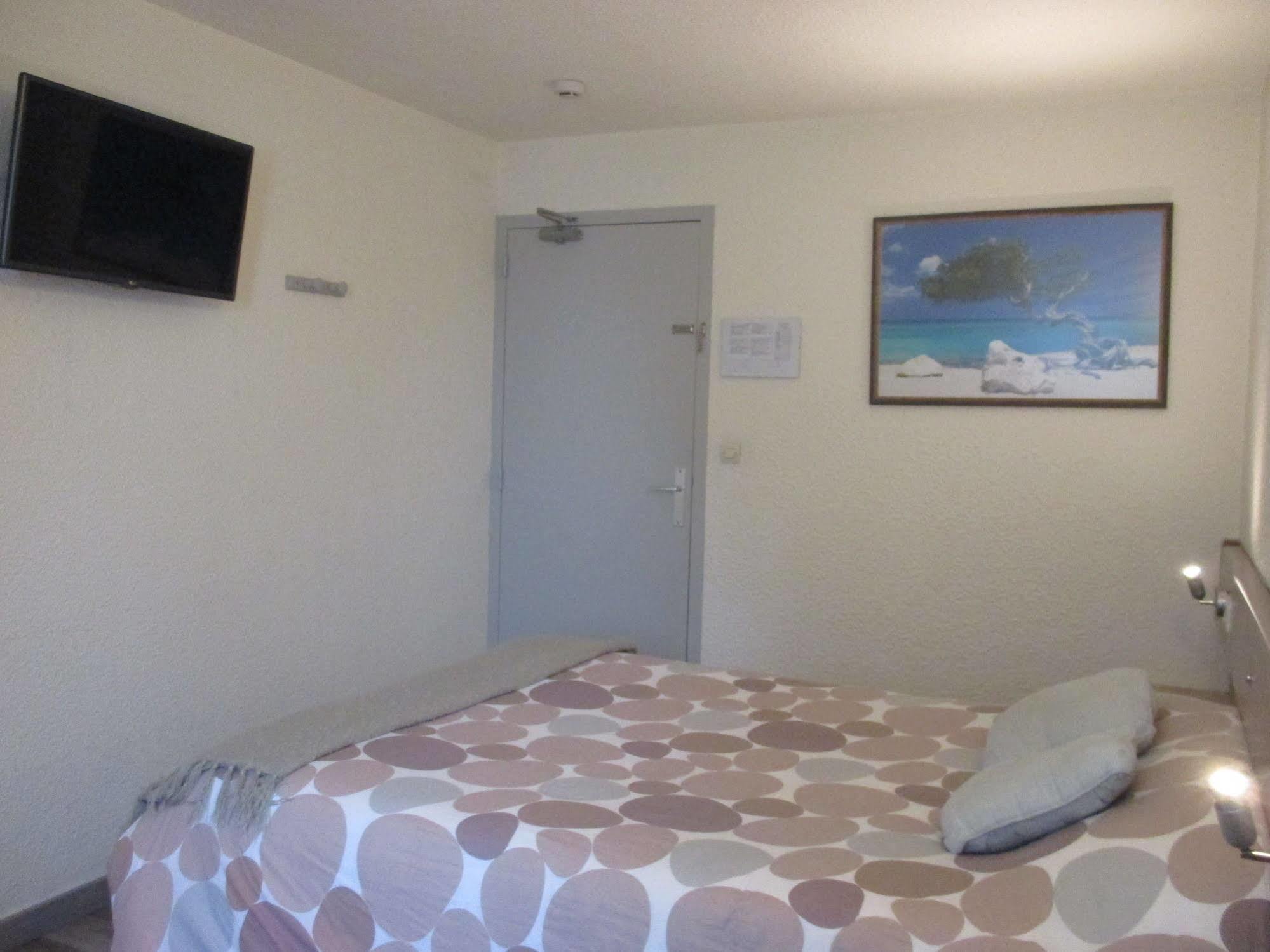 Contact Hotel 2*
