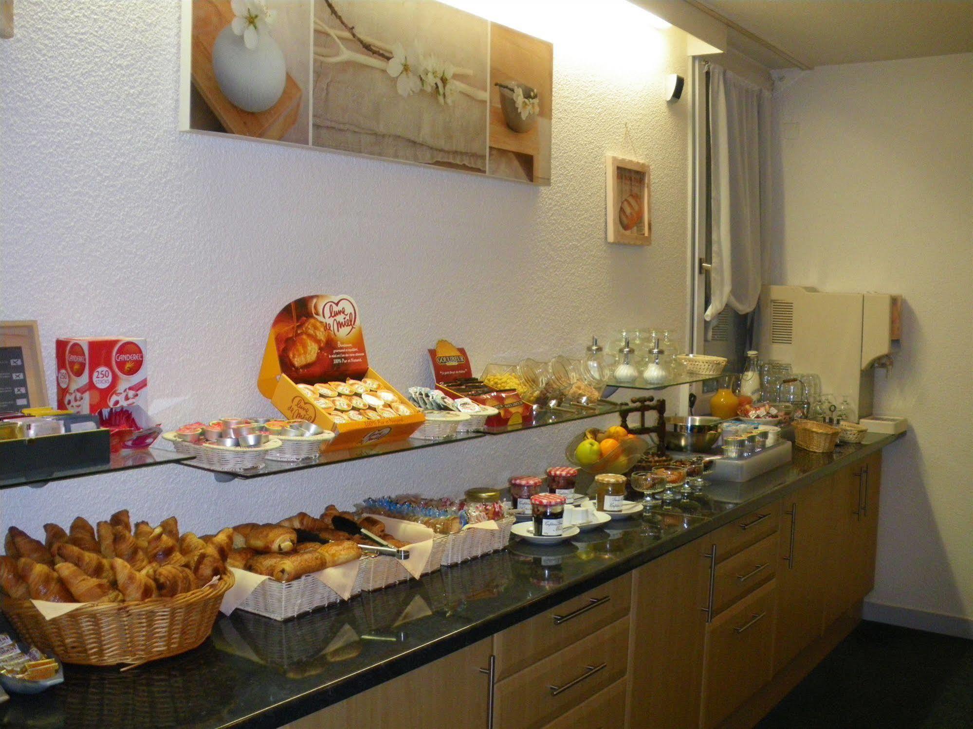 Hotel Contact
